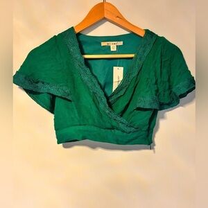 Miami- NET beautiful green embroidered crop top